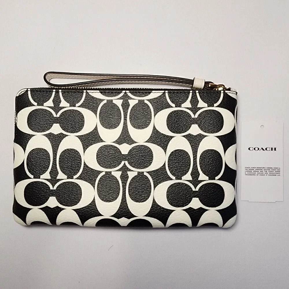 NWT Coach CP488 Large Corner Zip Wristlet Black & White Signature - Picture 3 of 3